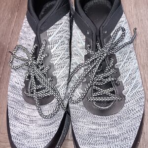 Mens Size 12, AVIA Black and Gray Athletic Shoes